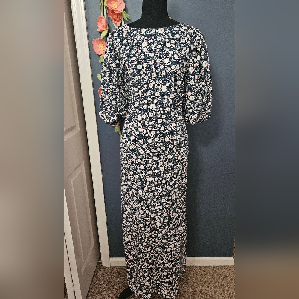 Old Navy Cutout Smocked Back Maxi Shift Dress With Slit Plus Size 4X - Picture 2 of 12